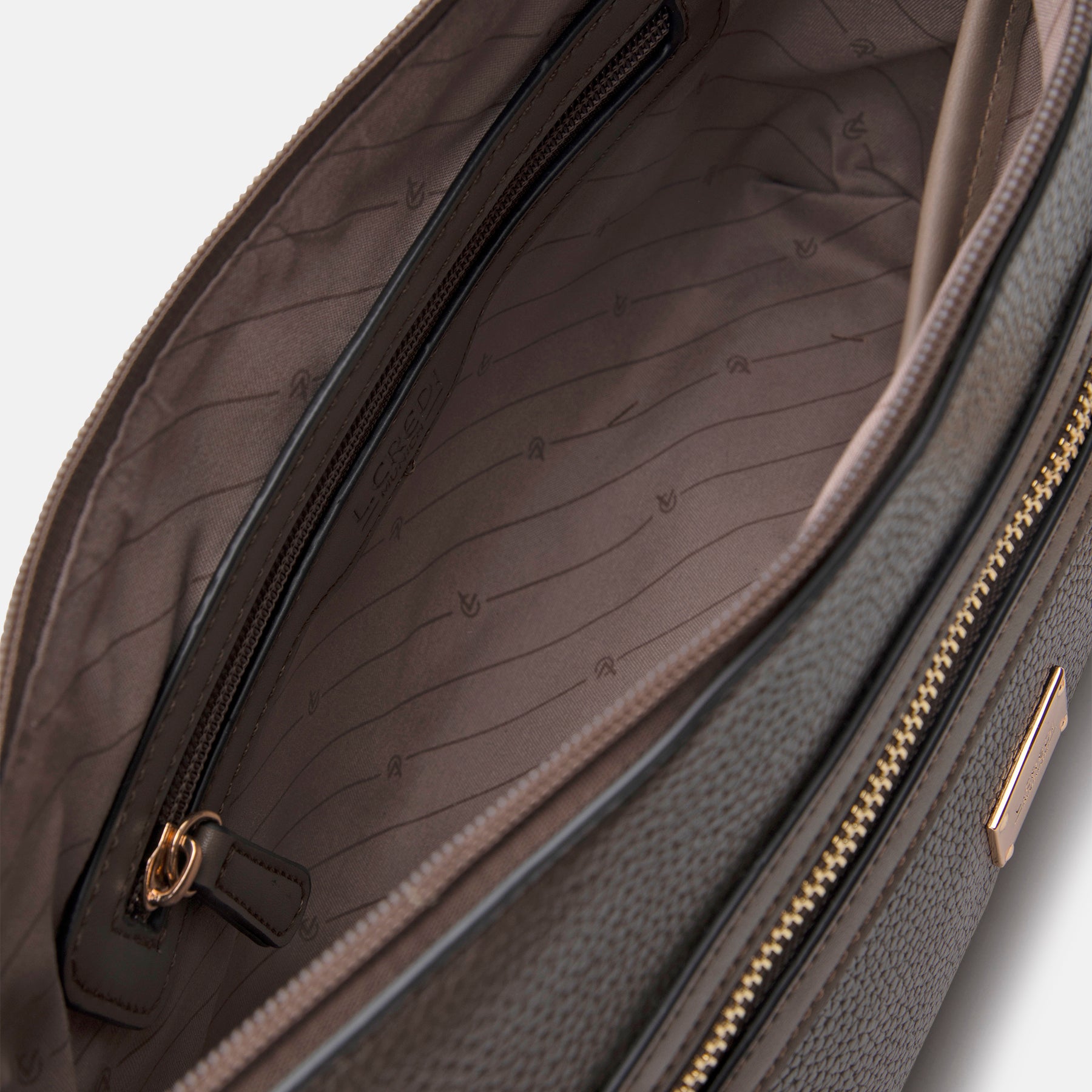 #Farbe_dark taupe