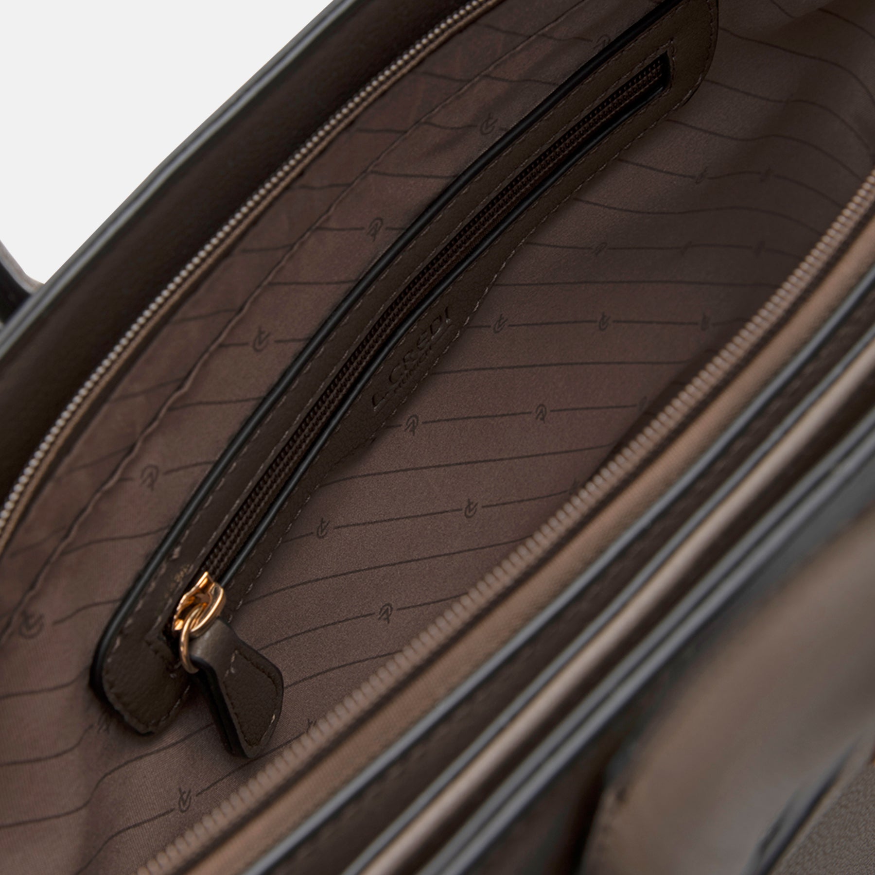 #Farbe_dark taupe