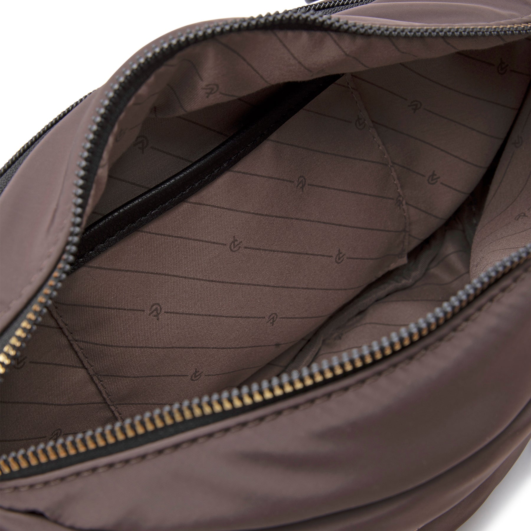 #Farbe_dark taupe