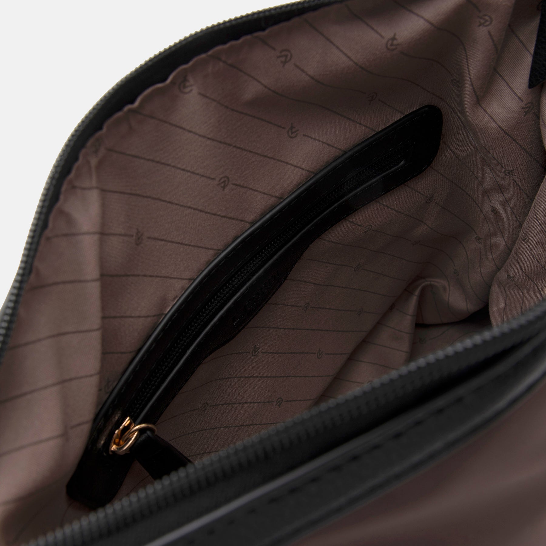 #Farbe_dark taupe
